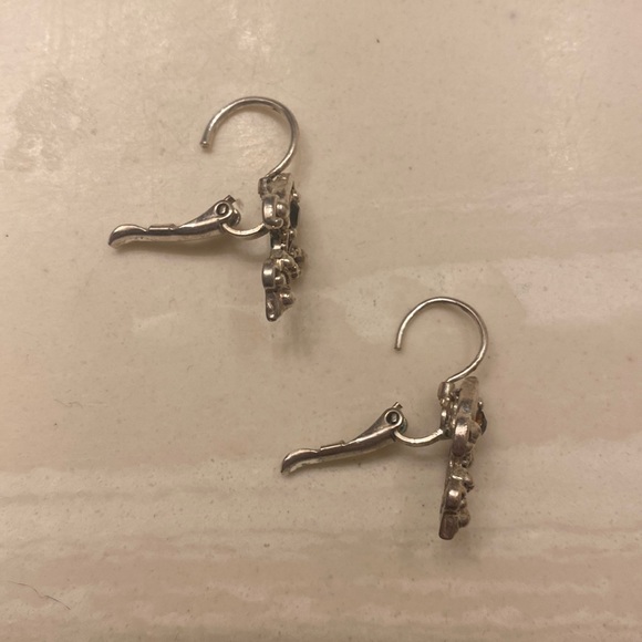 Fleur-de-lis Silver Leverback/Clasp Back Hook Earrings. - Picture 4 of 4